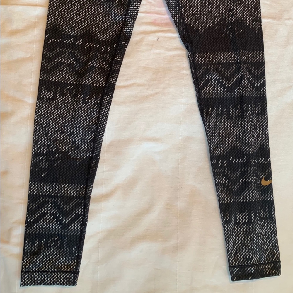 Nike Pro Leggings - Picture 7 of 7